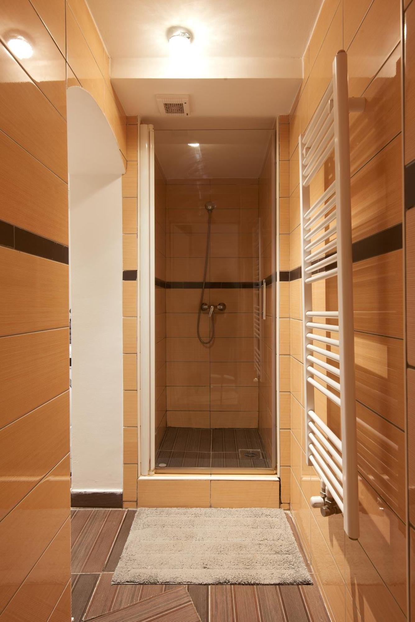Spacious Near Schoenbrunn Castle Viena